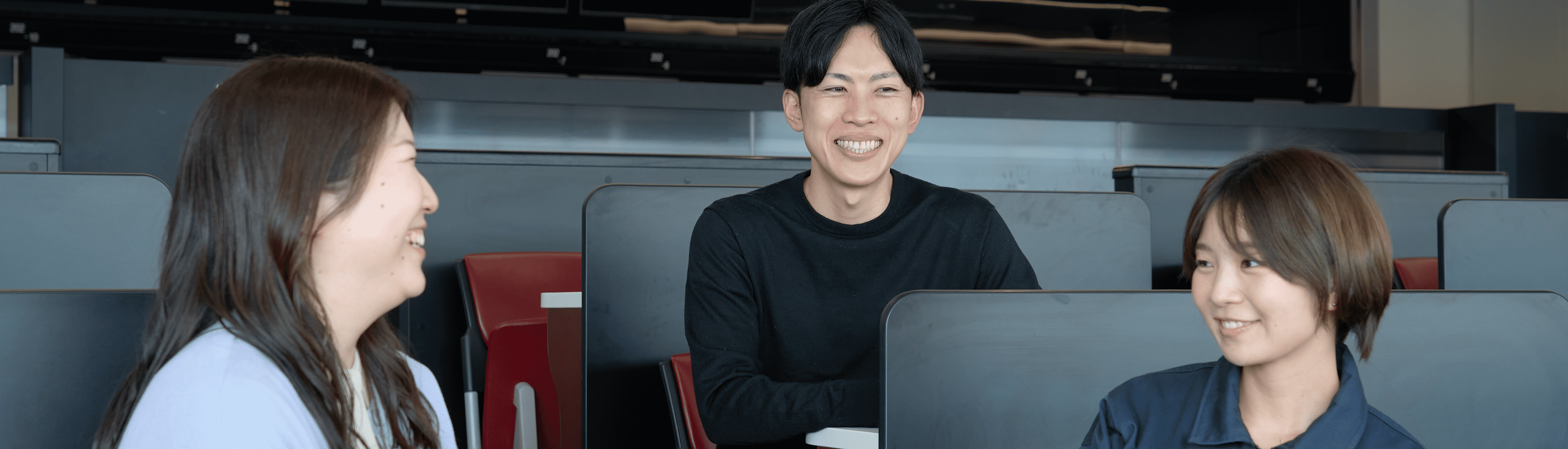 中堅社員座談会の様子